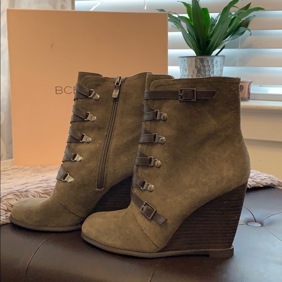 BCBGenerartion Olive suede wedge booties - Picture 2 of 5